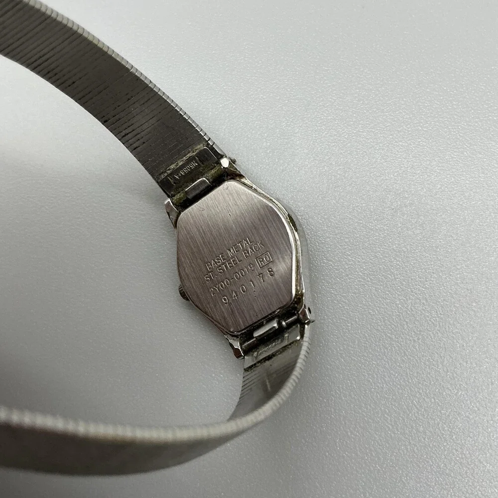 Vintage Seiko 2Y00-0019 Womens Watch 18mm IMC Logo Silver Tone New Battery 6.75